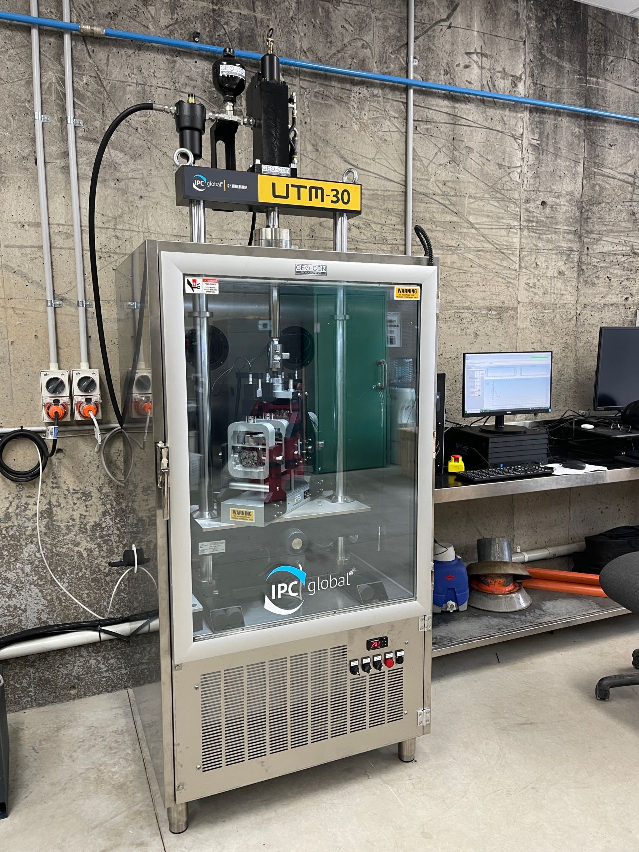 路面质料多功效试验系统（UTM） - suncitygrou